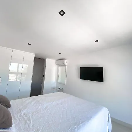 New Modern Deluxe In Kallithea Апартаменты